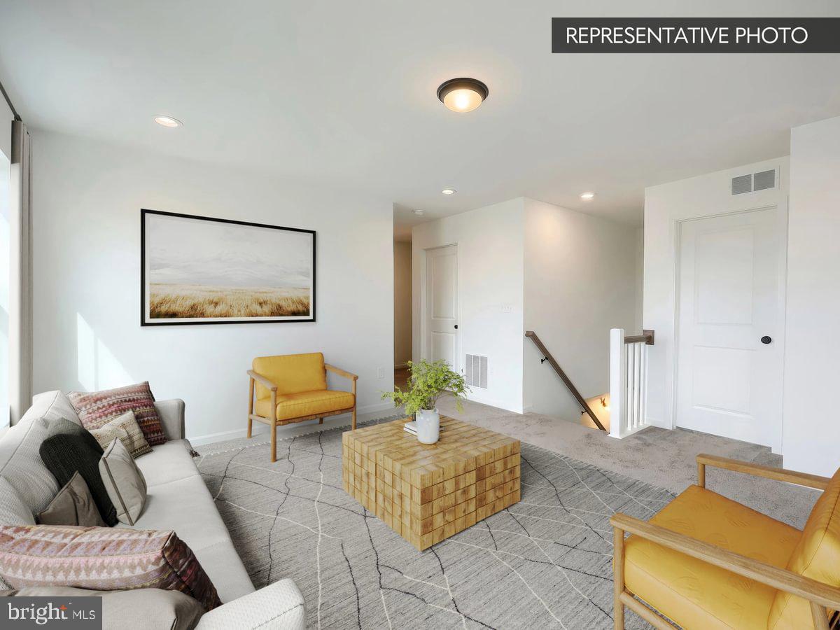 HICKORY POINTE - Residential