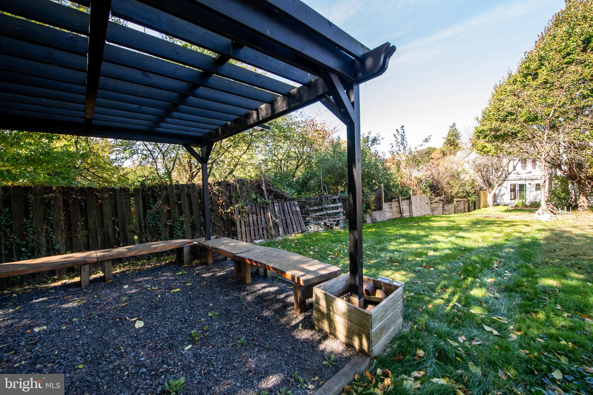 BLUE BELL HILL - Residential