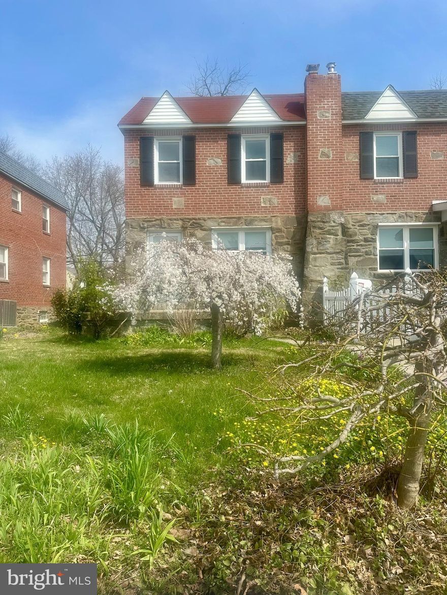Welcome to 61 Greenhill Rd, a rare listing in this area - a 3-bedroom, 2-bath duplex located on a convenient, desirable, and quiet street in Upper Providence township within the highly regarded Rose Tree Media School District. This home features a well-proportioned layout with sun-filled living spaces, a private parking space in the back, and a spacious rear deck—ideal for entertaining, outdoor dining, or relaxing in a peaceful setting. With solid bones and timeless appeal, the property presents an excellent opportunity for buyers to update and customize to their own taste and style. Enjoy low-maintenance home living just minutes from Media Borough’s shops, dining, and parks, all while being part of one of the area’s most sought-after communities.