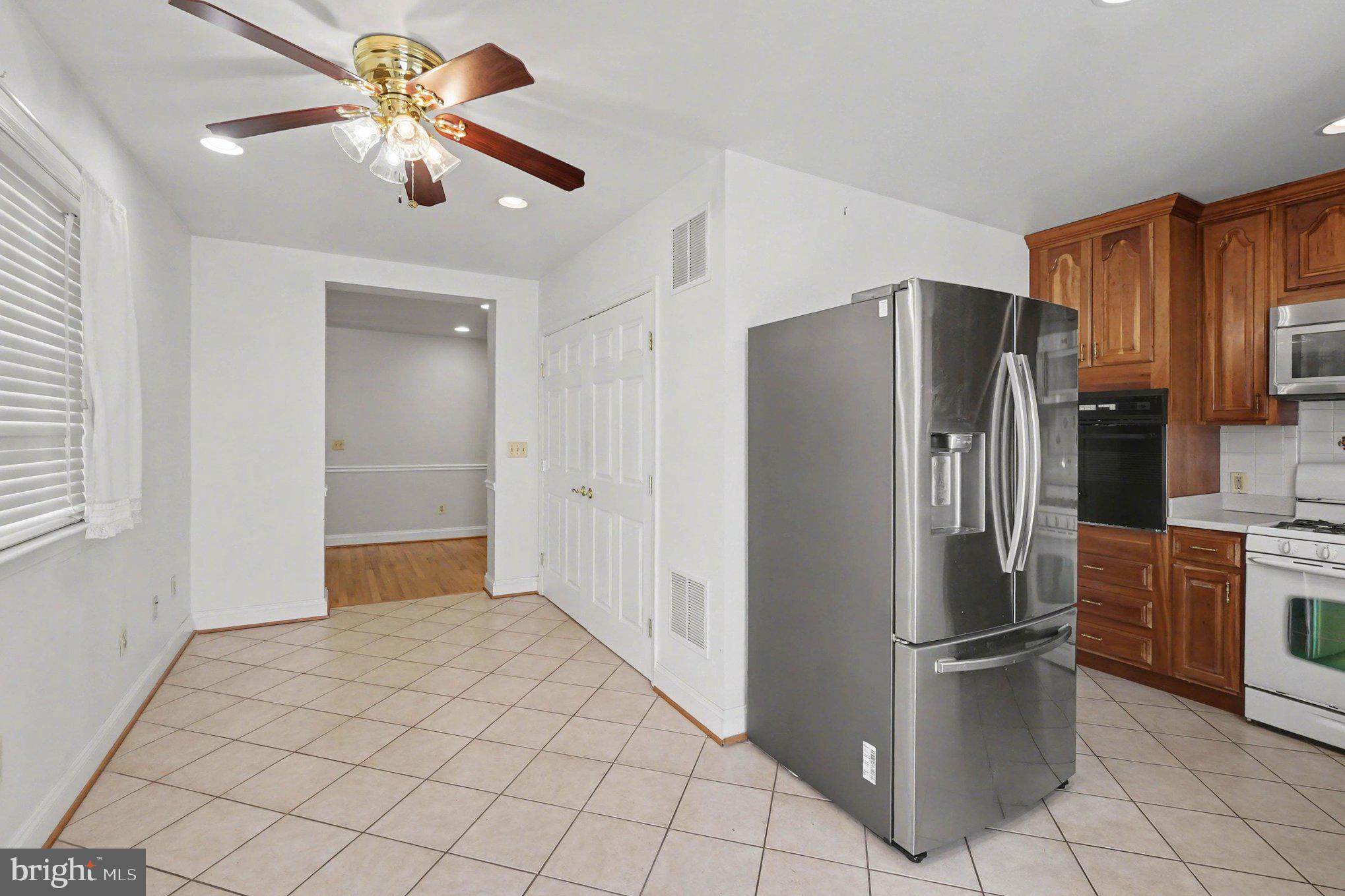 HILLENDALE PARK - Residential