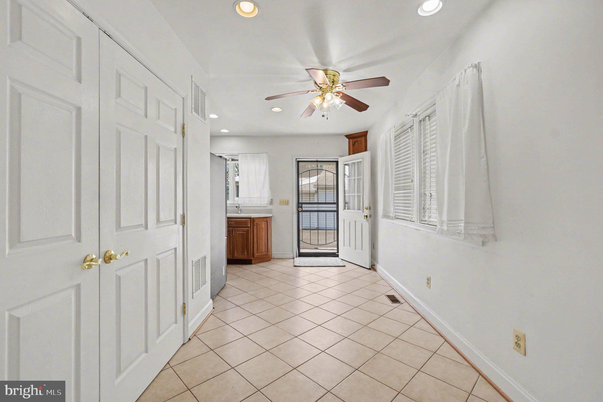 HILLENDALE PARK - Residential