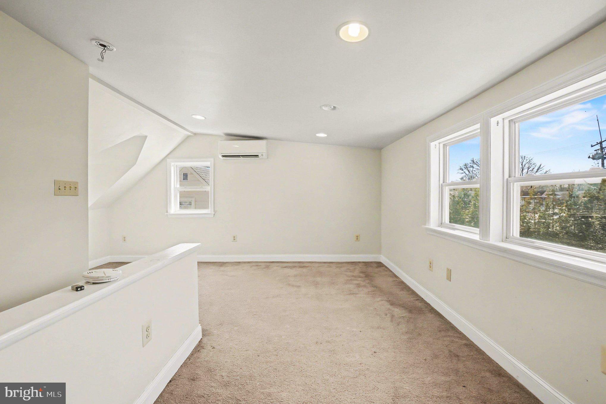 HILLENDALE PARK - Residential