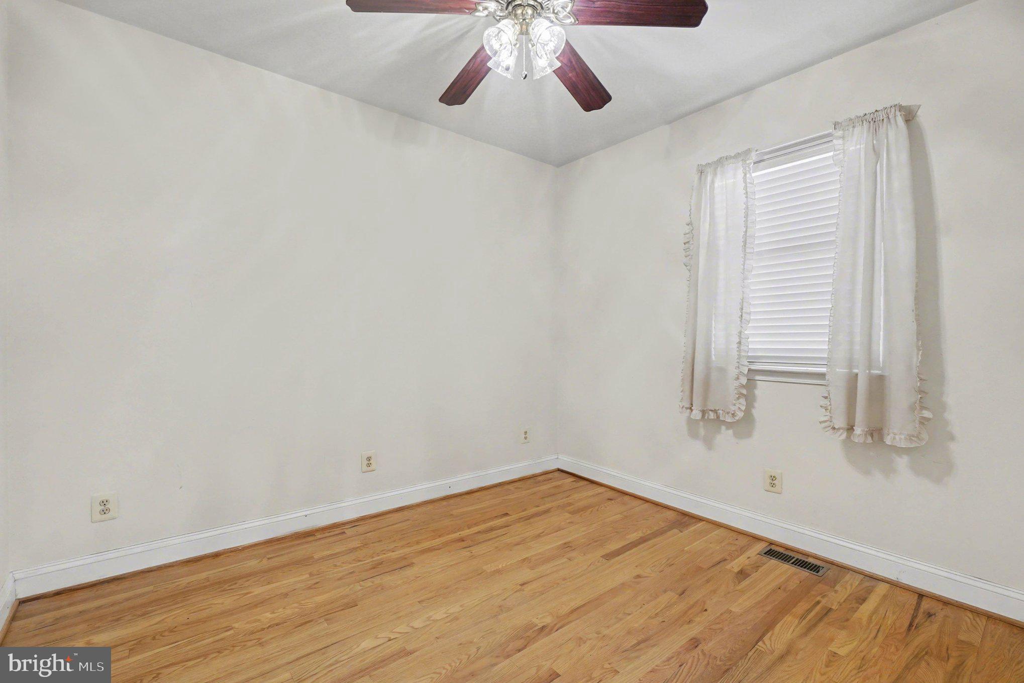 HILLENDALE PARK - Residential