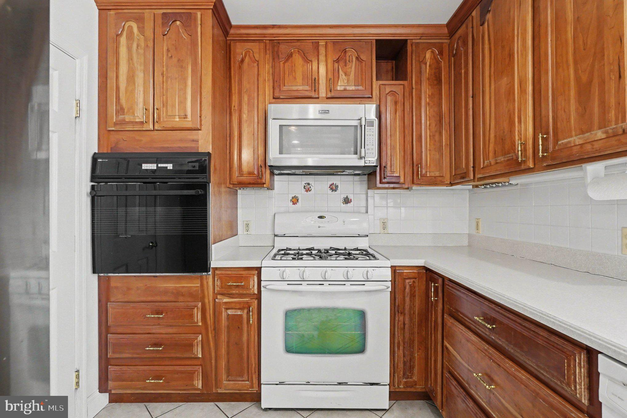 HILLENDALE PARK - Residential