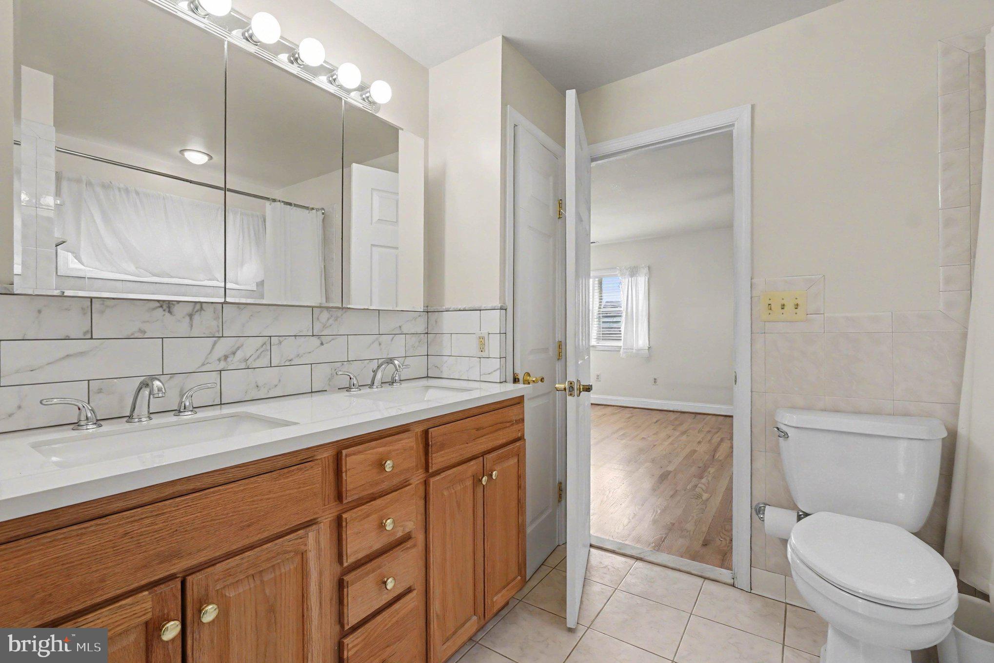 HILLENDALE PARK - Residential