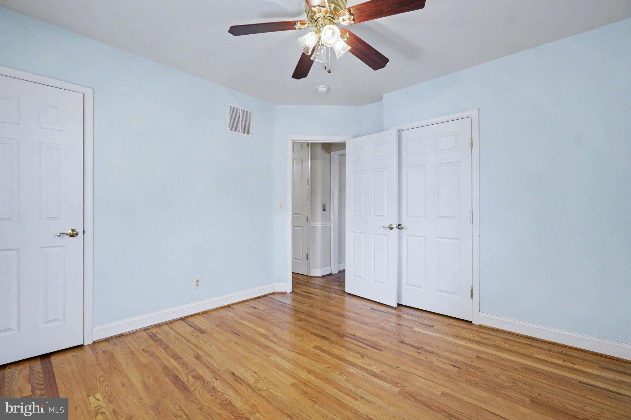 HILLENDALE PARK - Residential