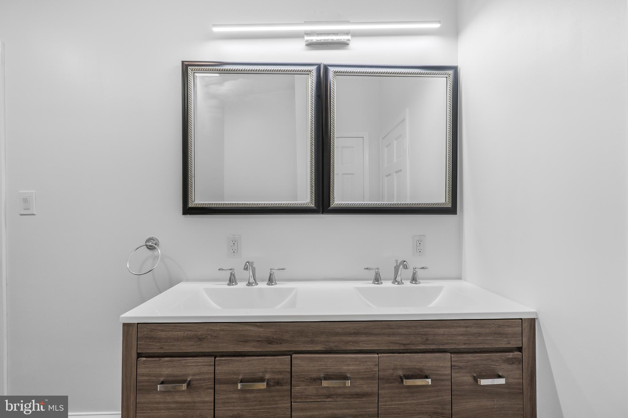 MT FALLS PARK - Residential