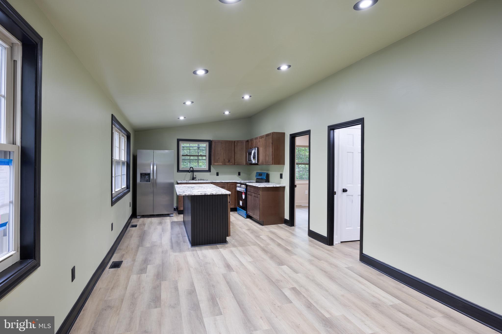 MT FALLS PARK - Residential