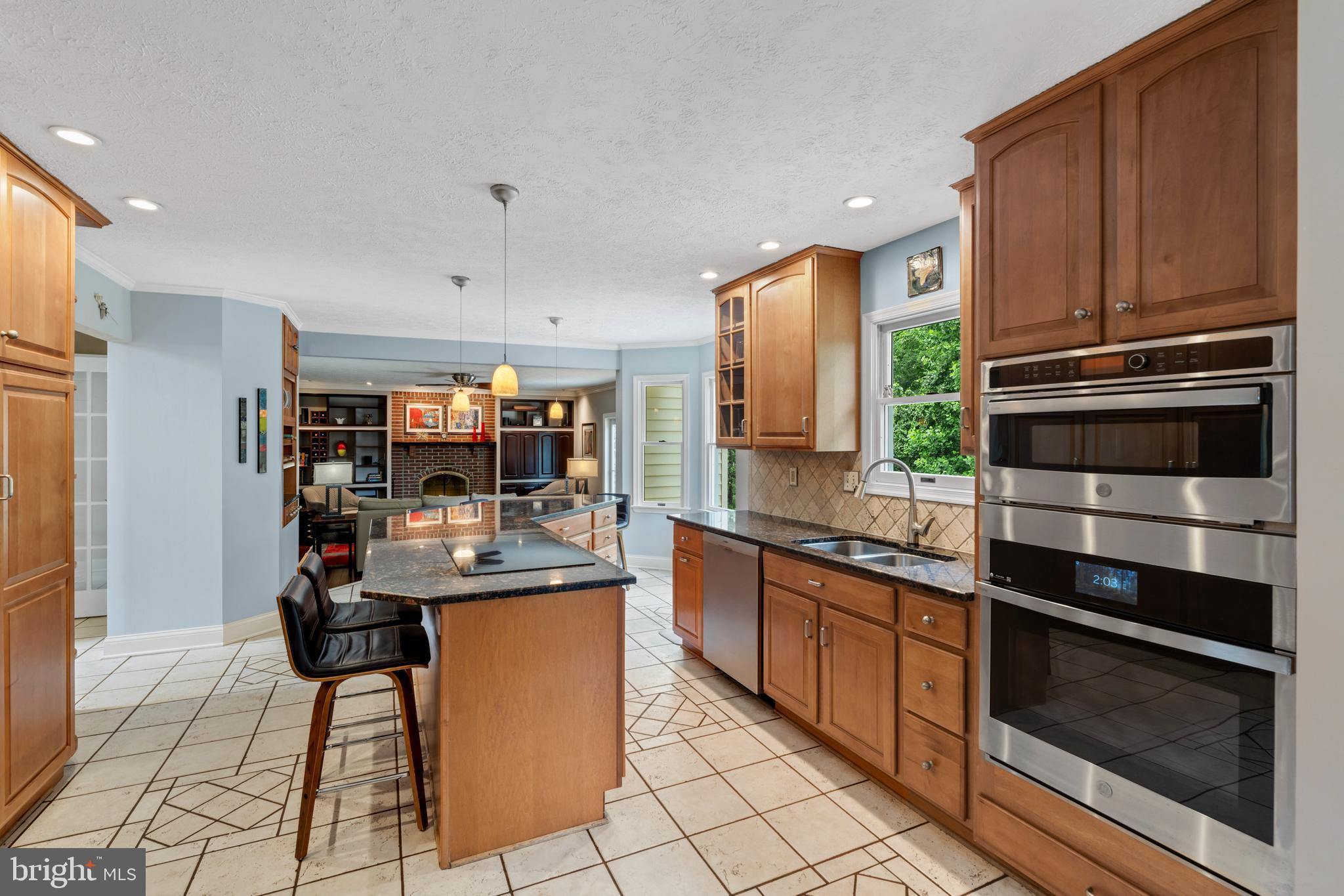1009 LONGSTREAM COURT