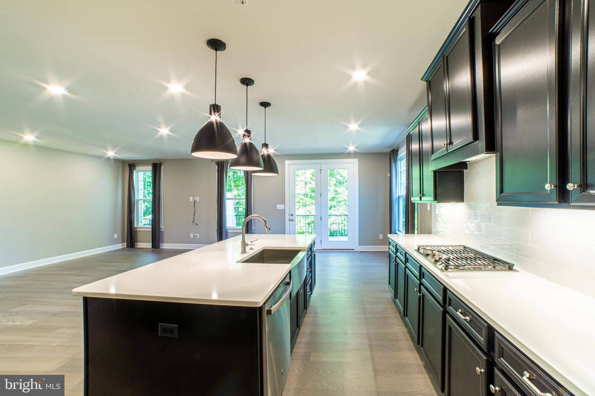 PONDS EDGE - Residential