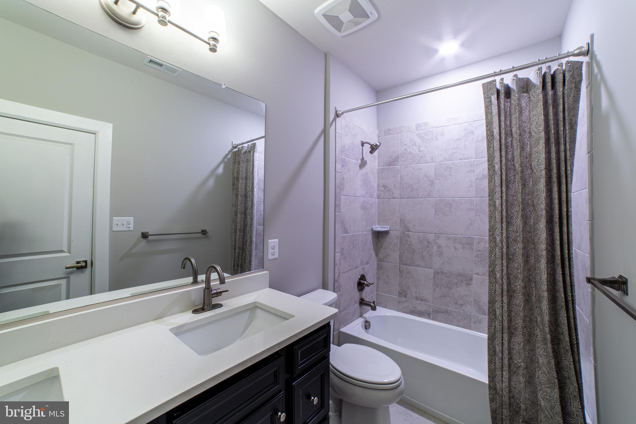 PONDS EDGE - Residential