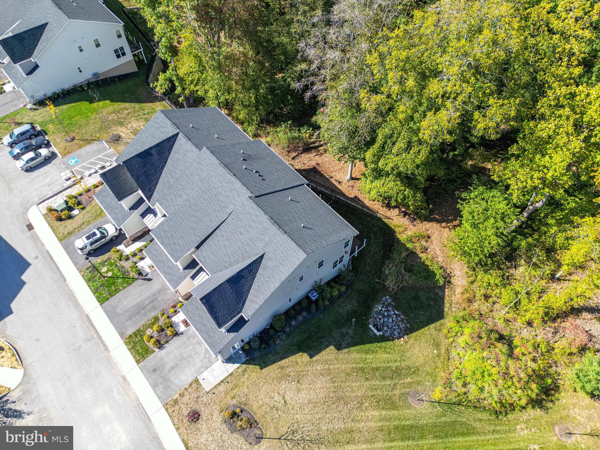 PONDS EDGE - Residential