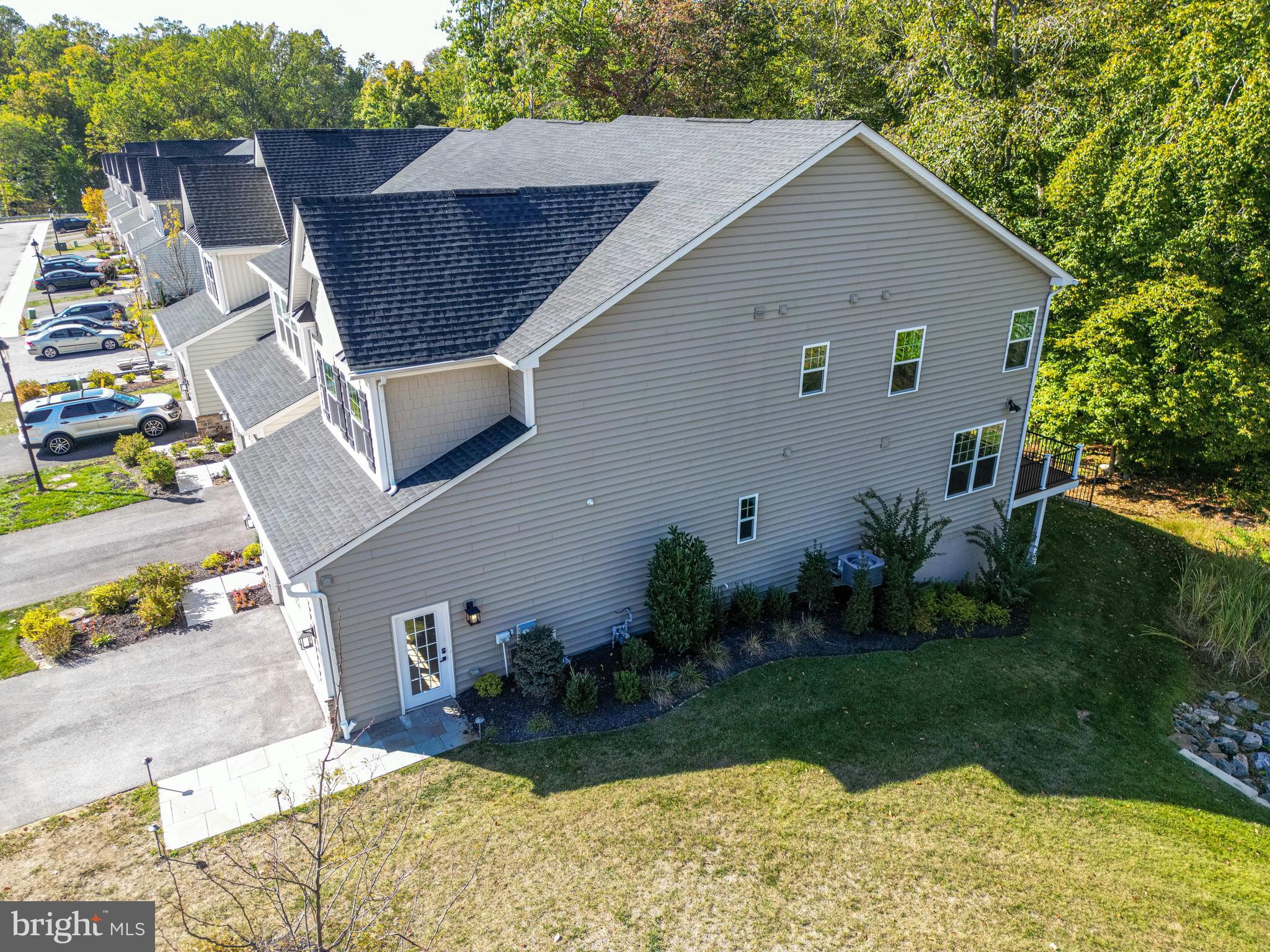 PONDS EDGE - Residential