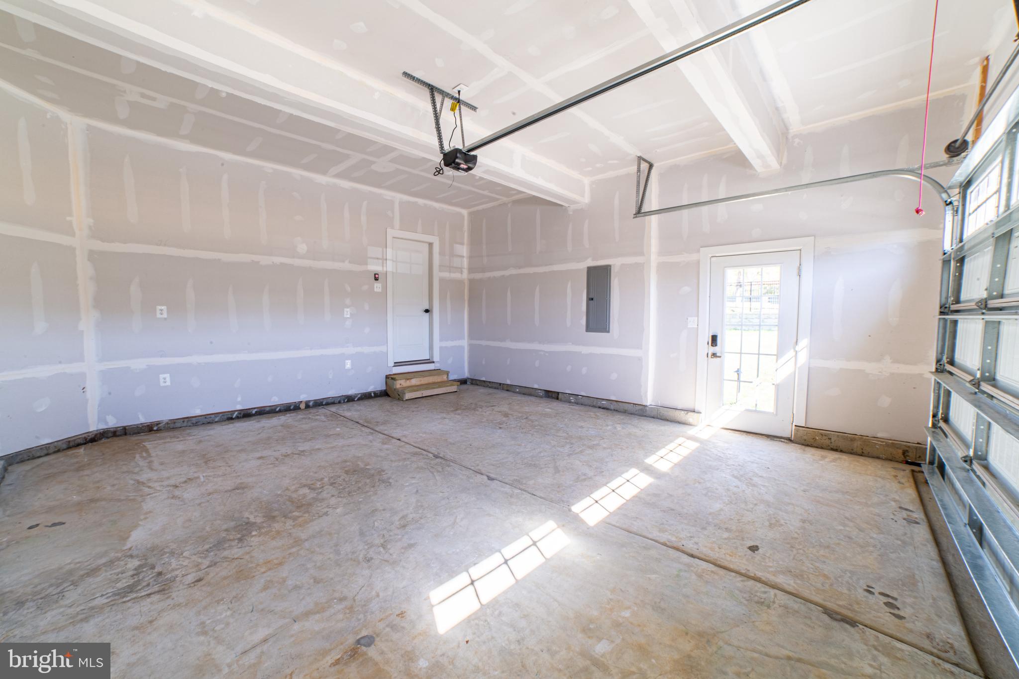 PONDS EDGE - Residential