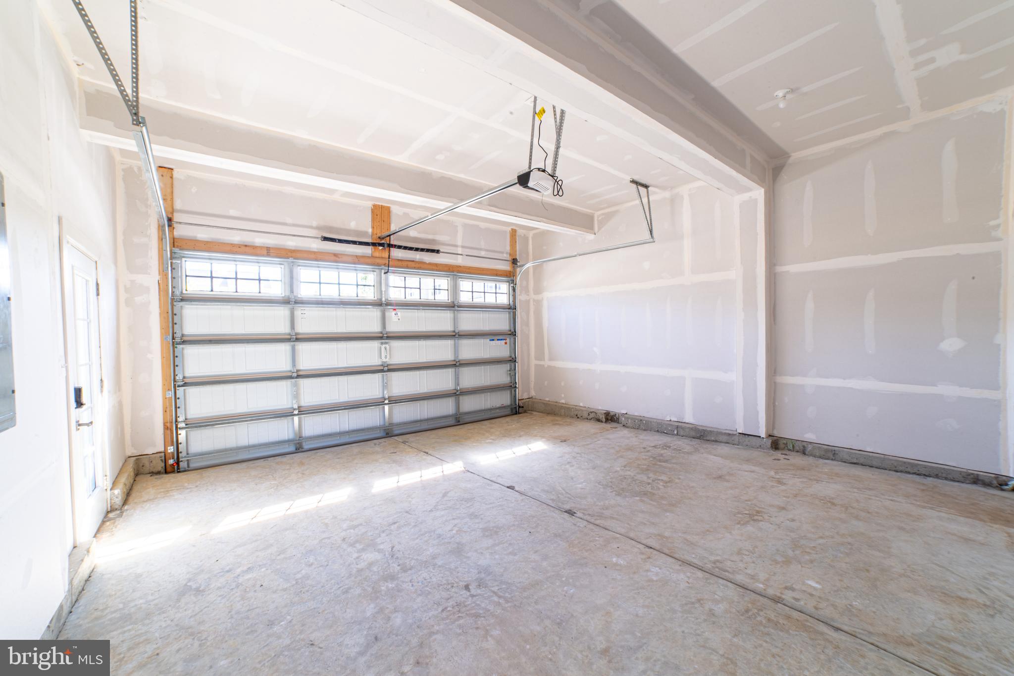 PONDS EDGE - Residential