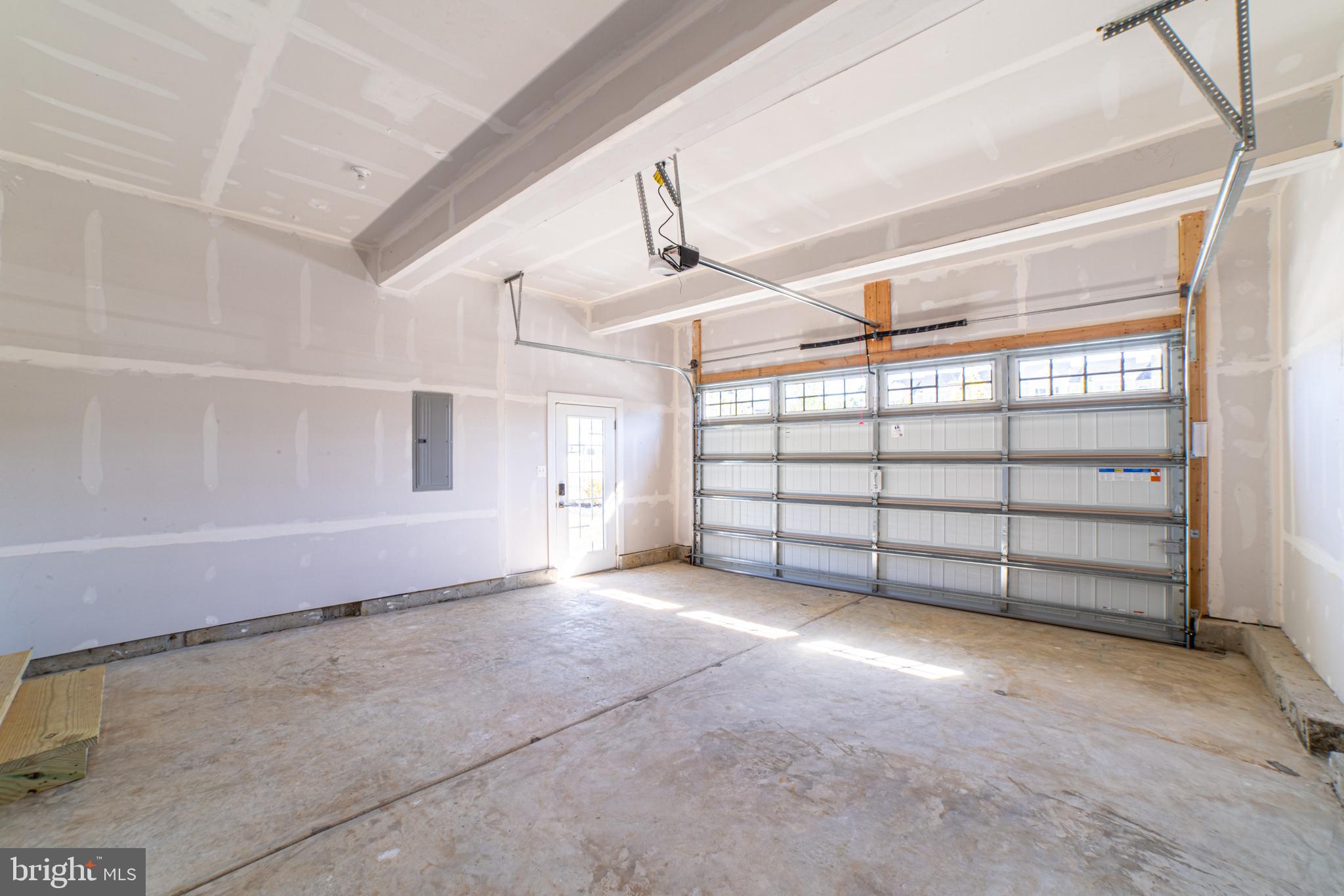 PONDS EDGE - Residential