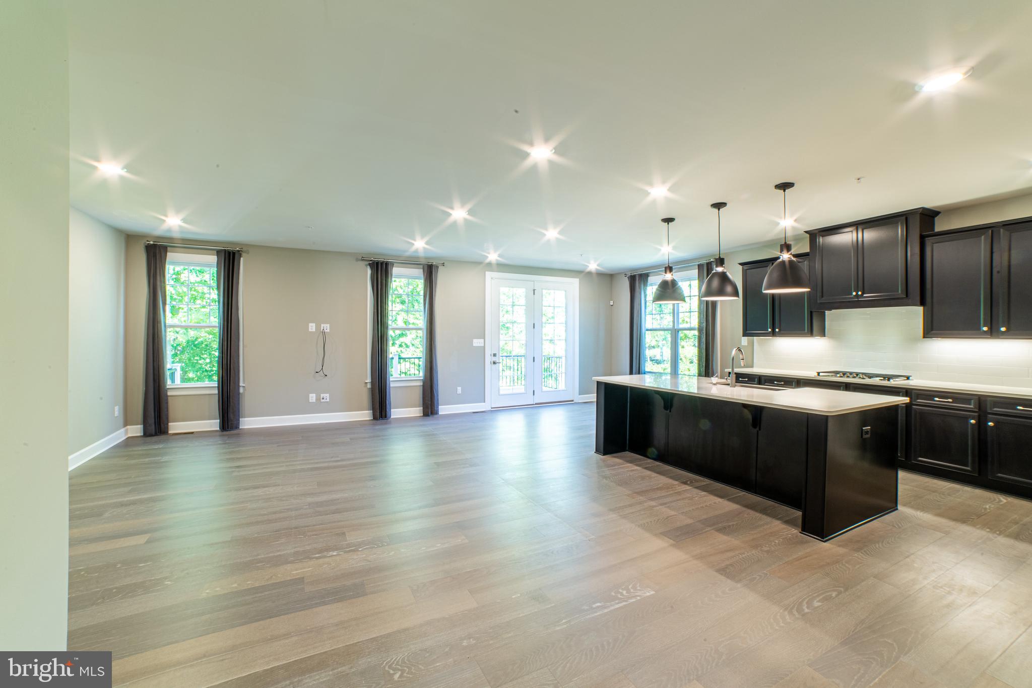 PONDS EDGE - Residential