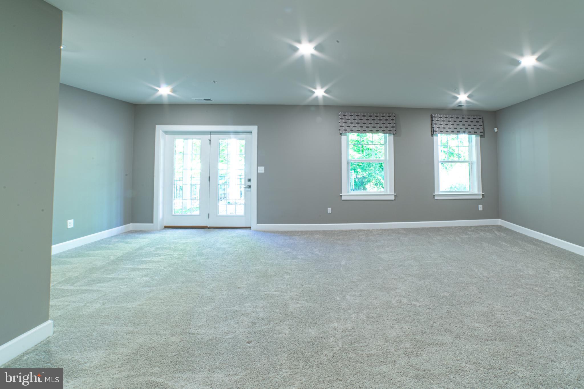 PONDS EDGE - Residential