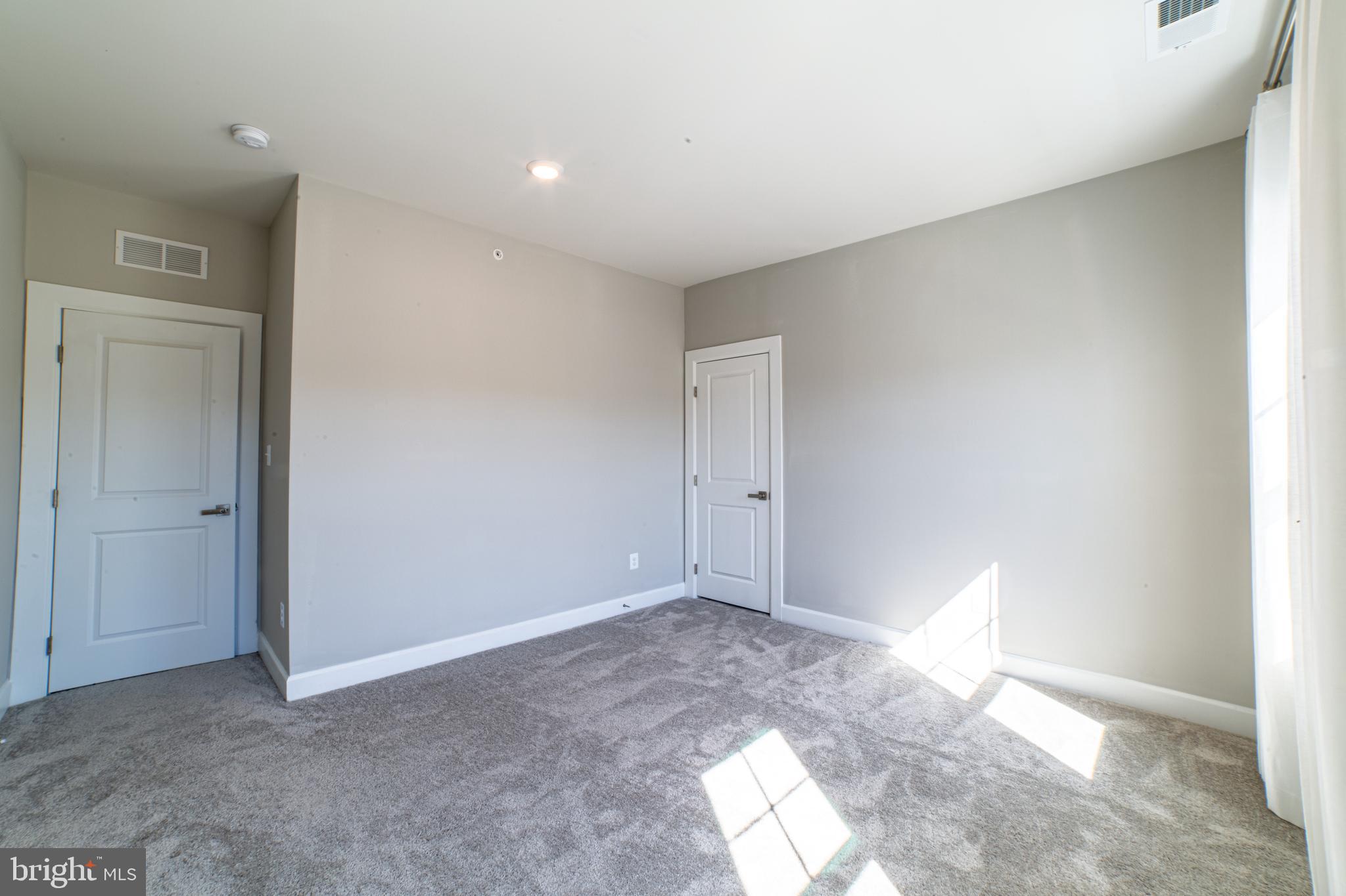 PONDS EDGE - Residential