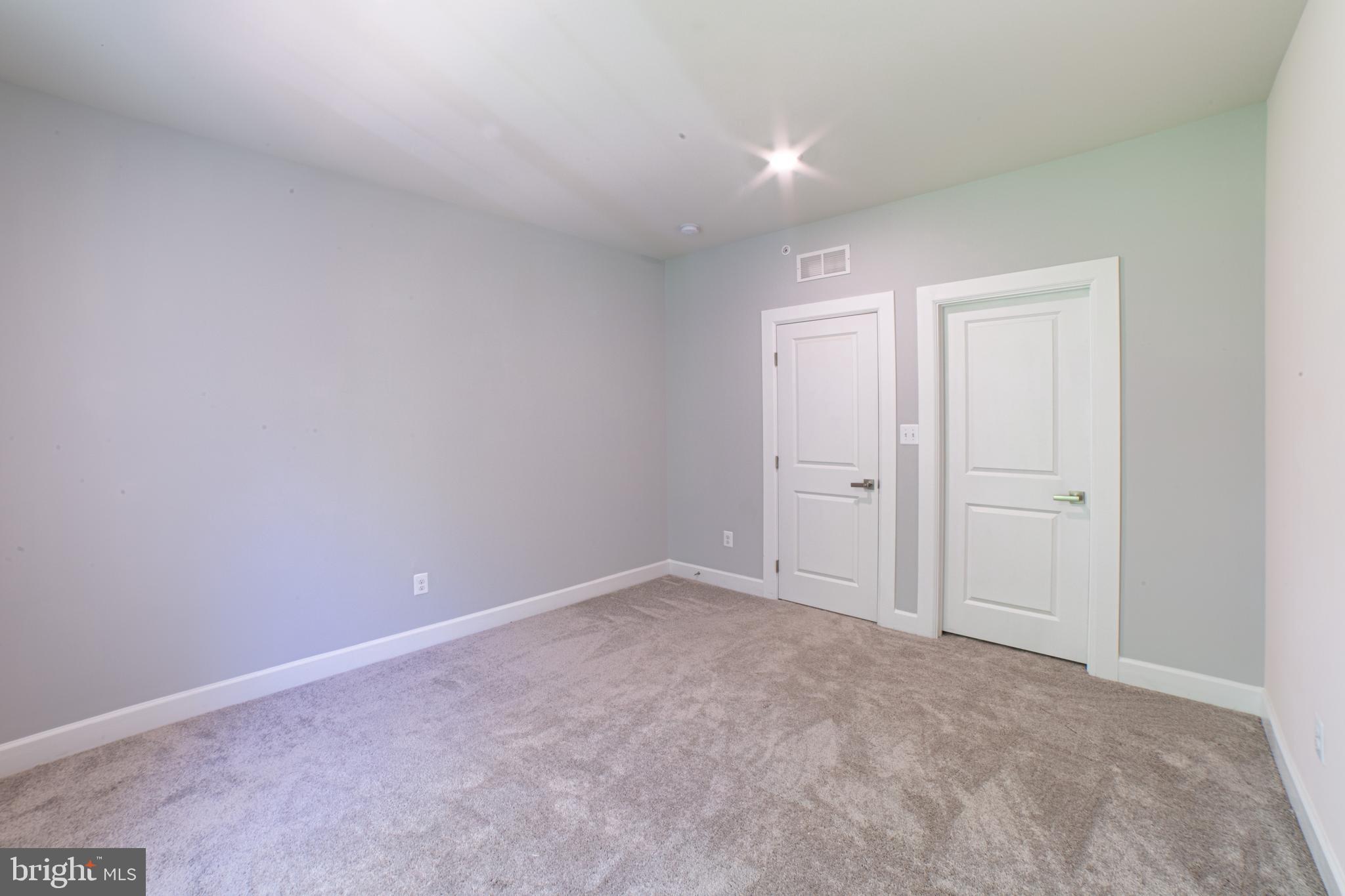 PONDS EDGE - Residential