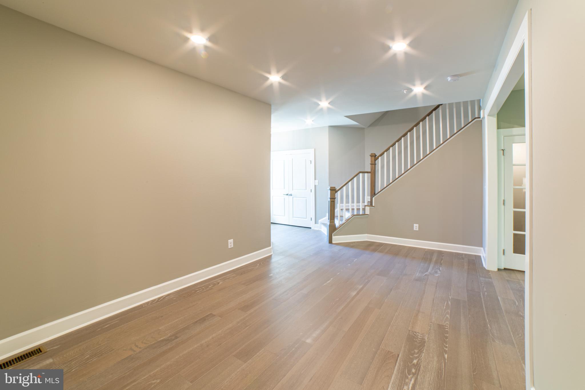 PONDS EDGE - Residential