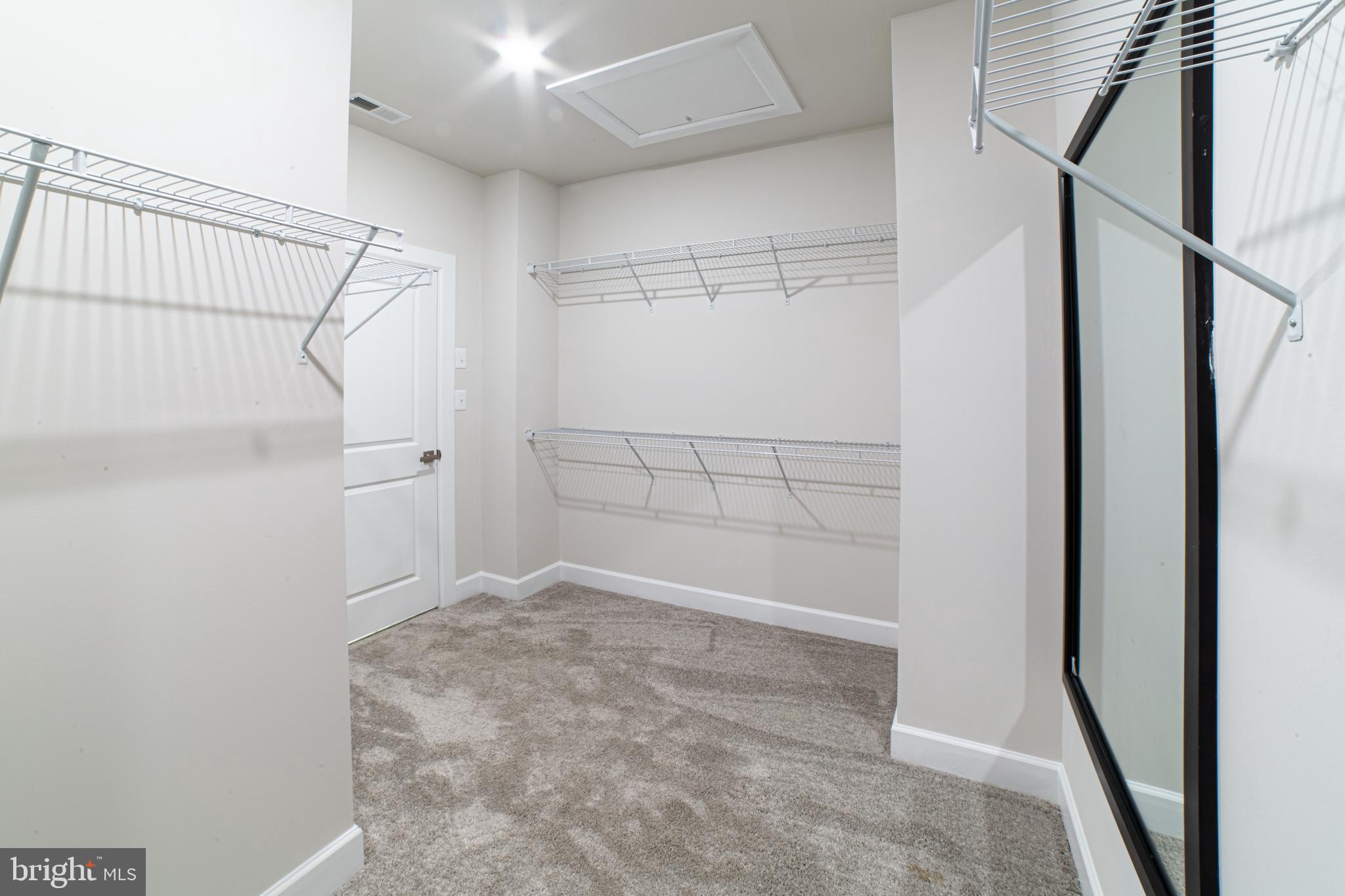 PONDS EDGE - Residential