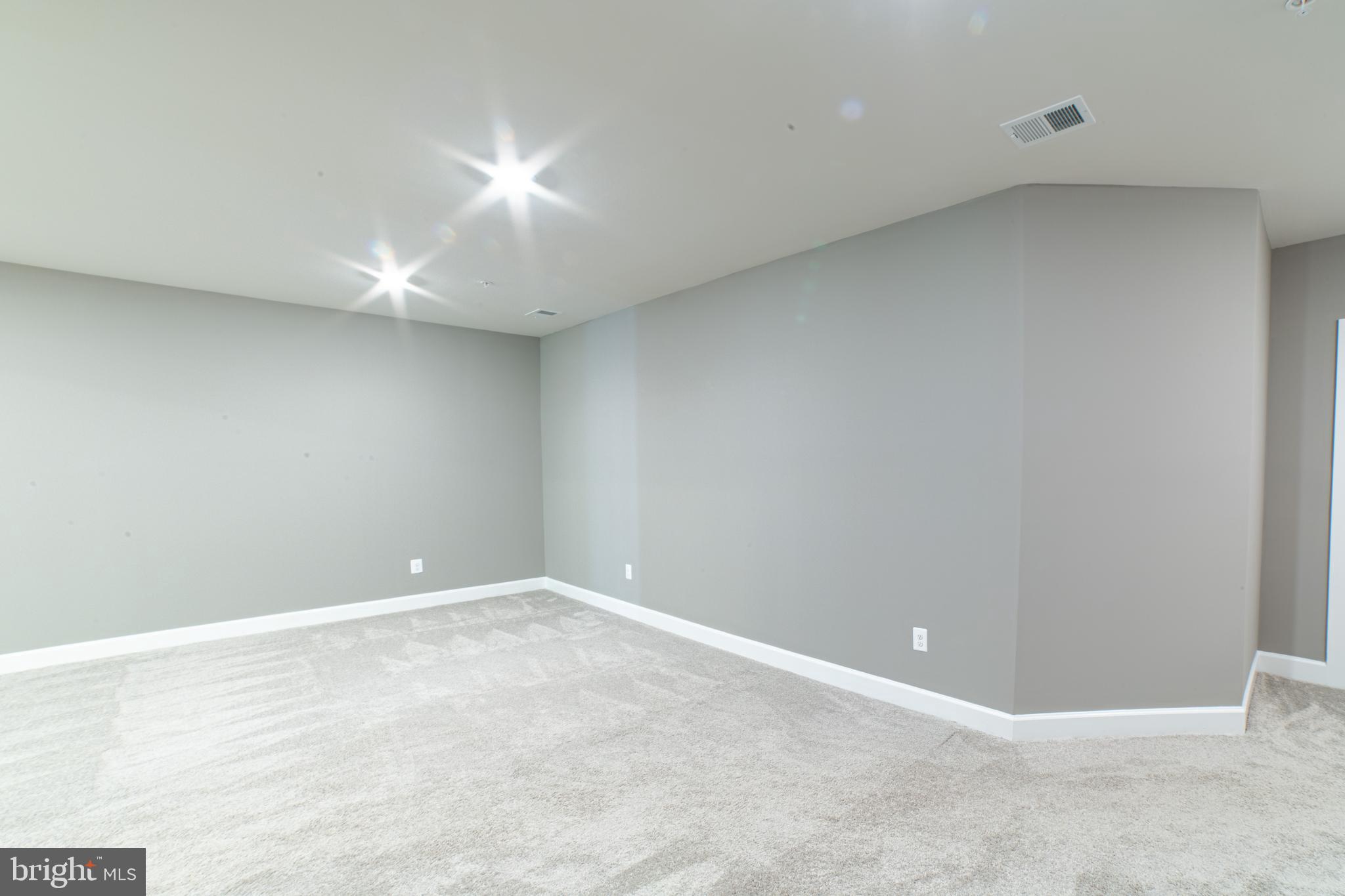 PONDS EDGE - Residential