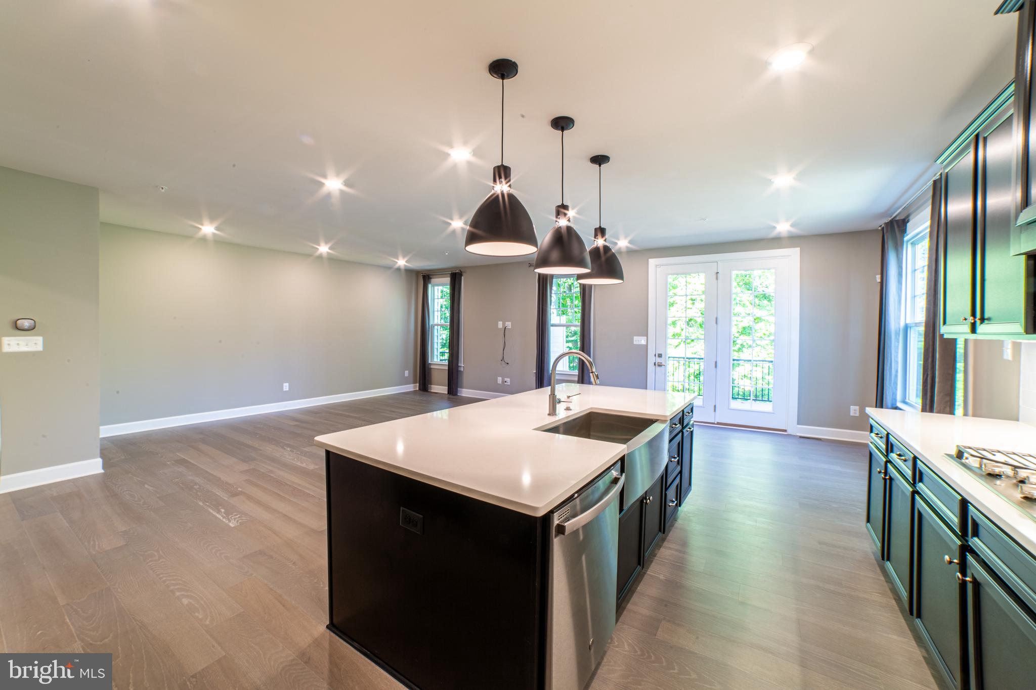 PONDS EDGE - Residential