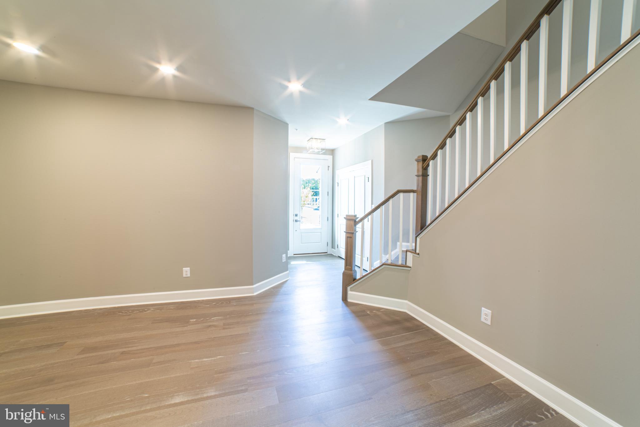 PONDS EDGE - Residential