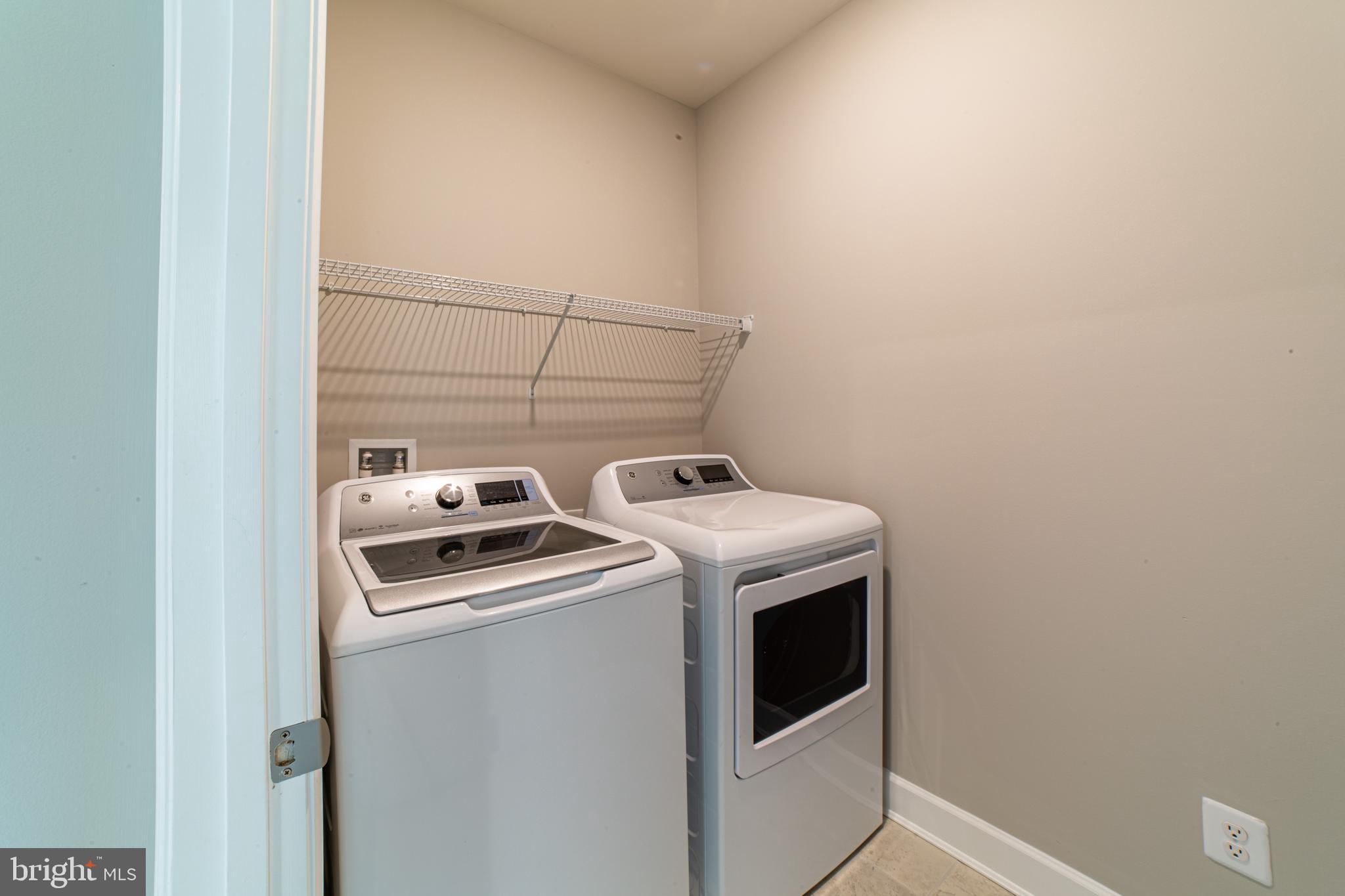 PONDS EDGE - Residential