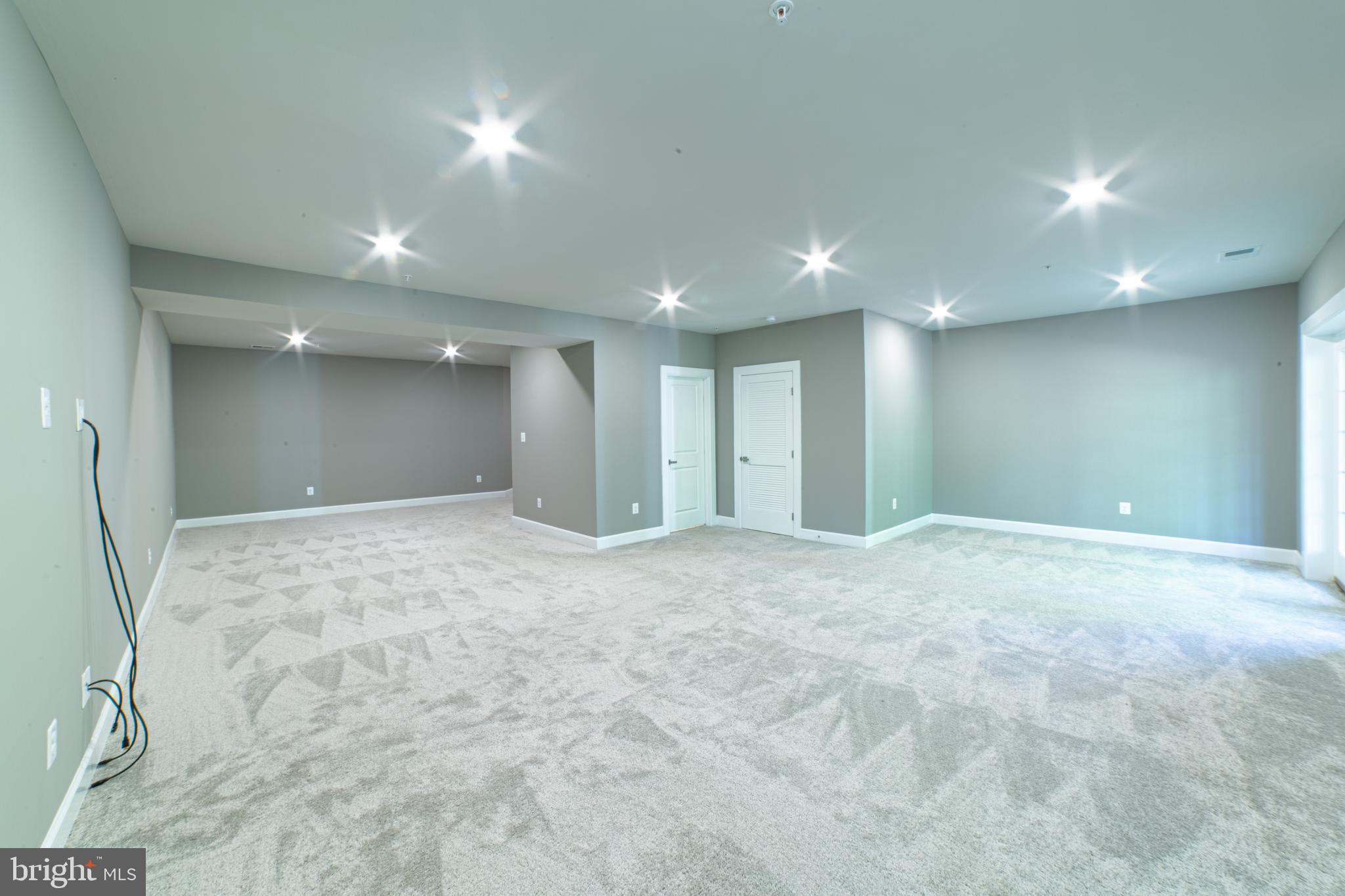 PONDS EDGE - Residential