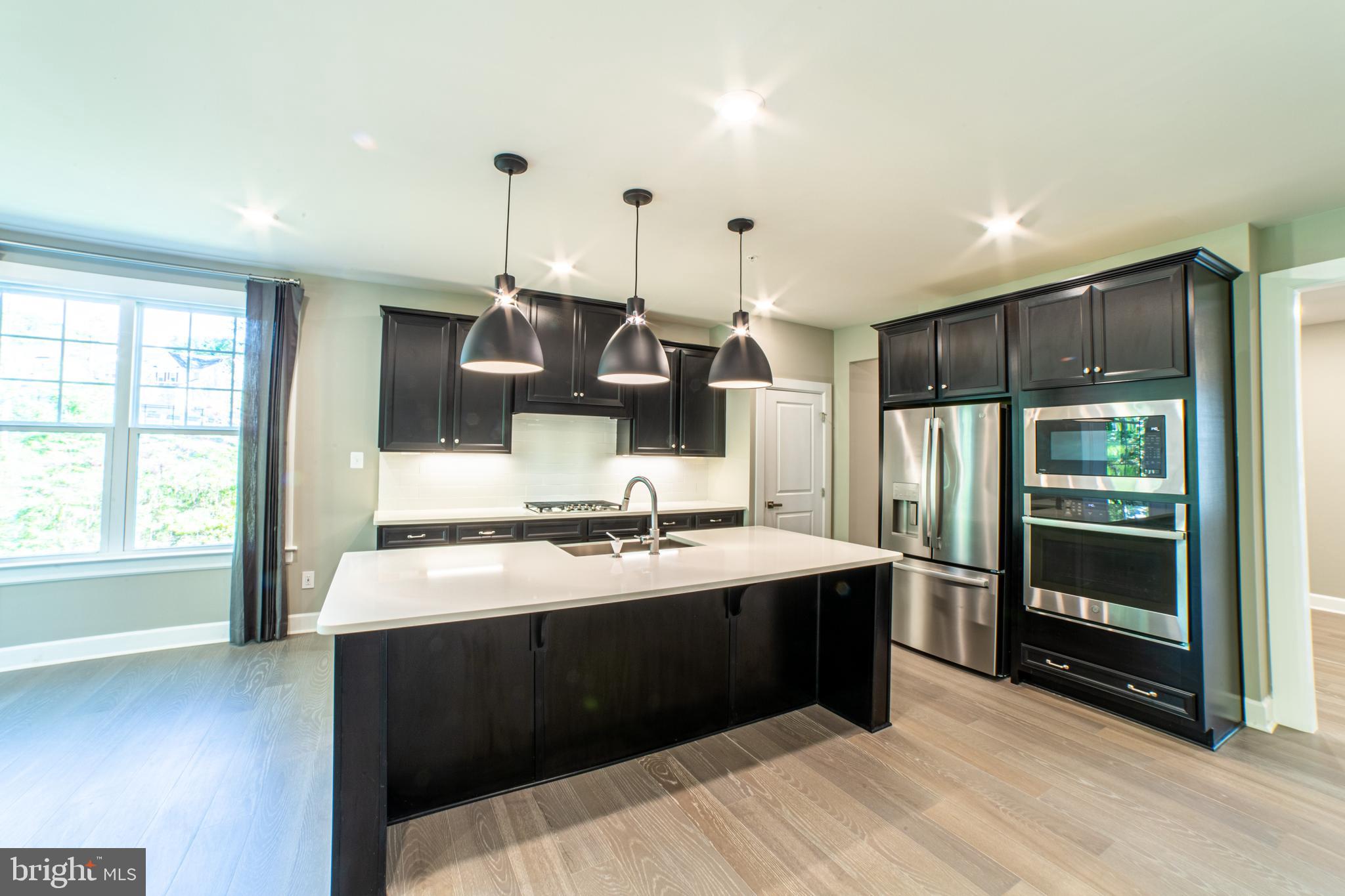 PONDS EDGE - Residential