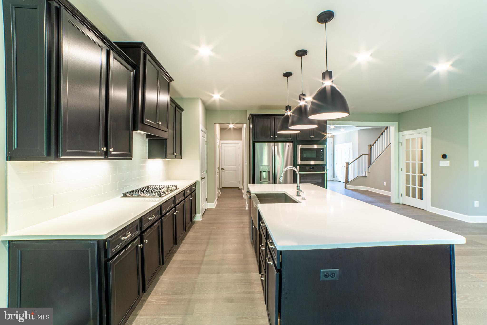 PONDS EDGE - Residential