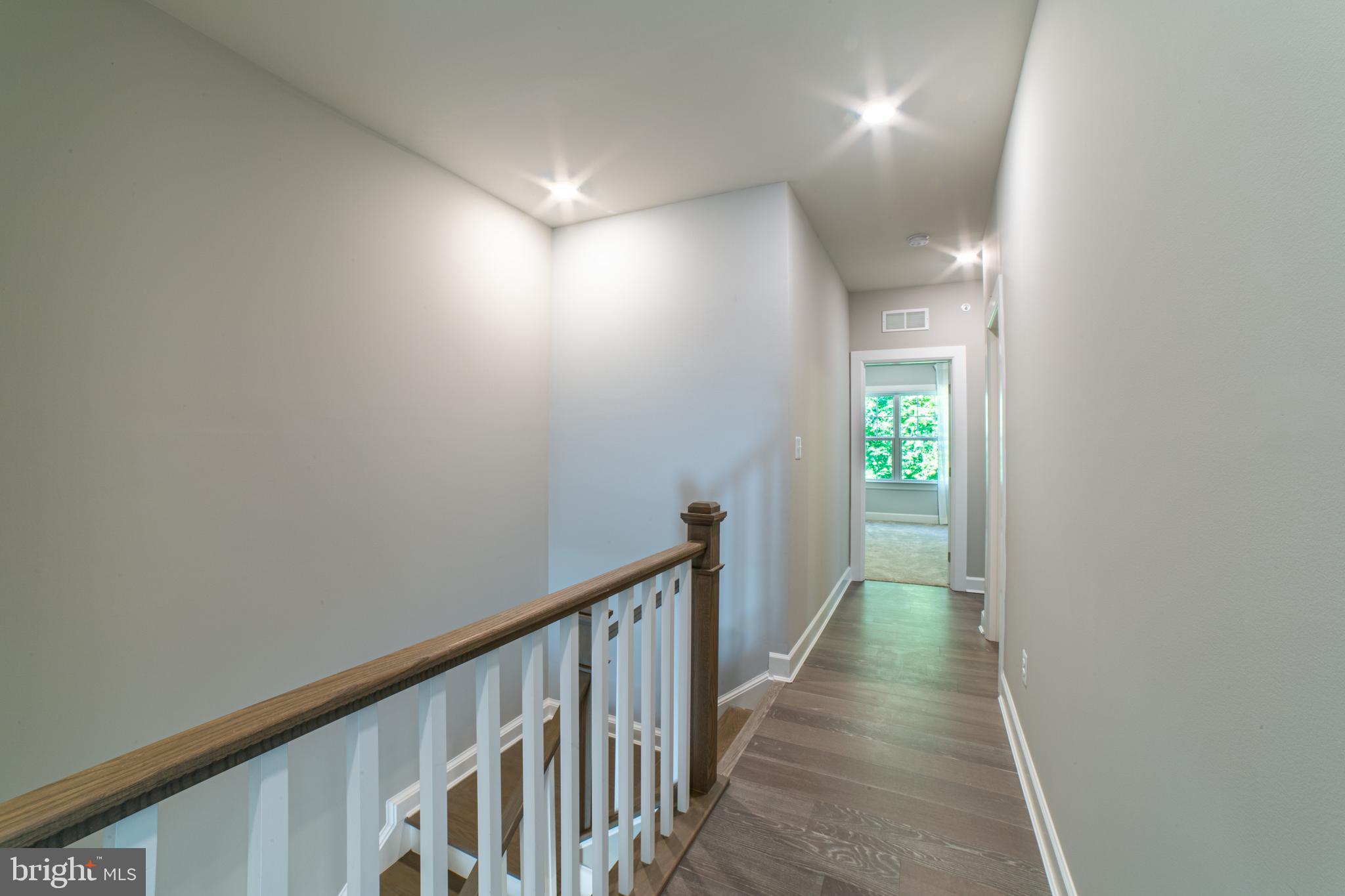 PONDS EDGE - Residential