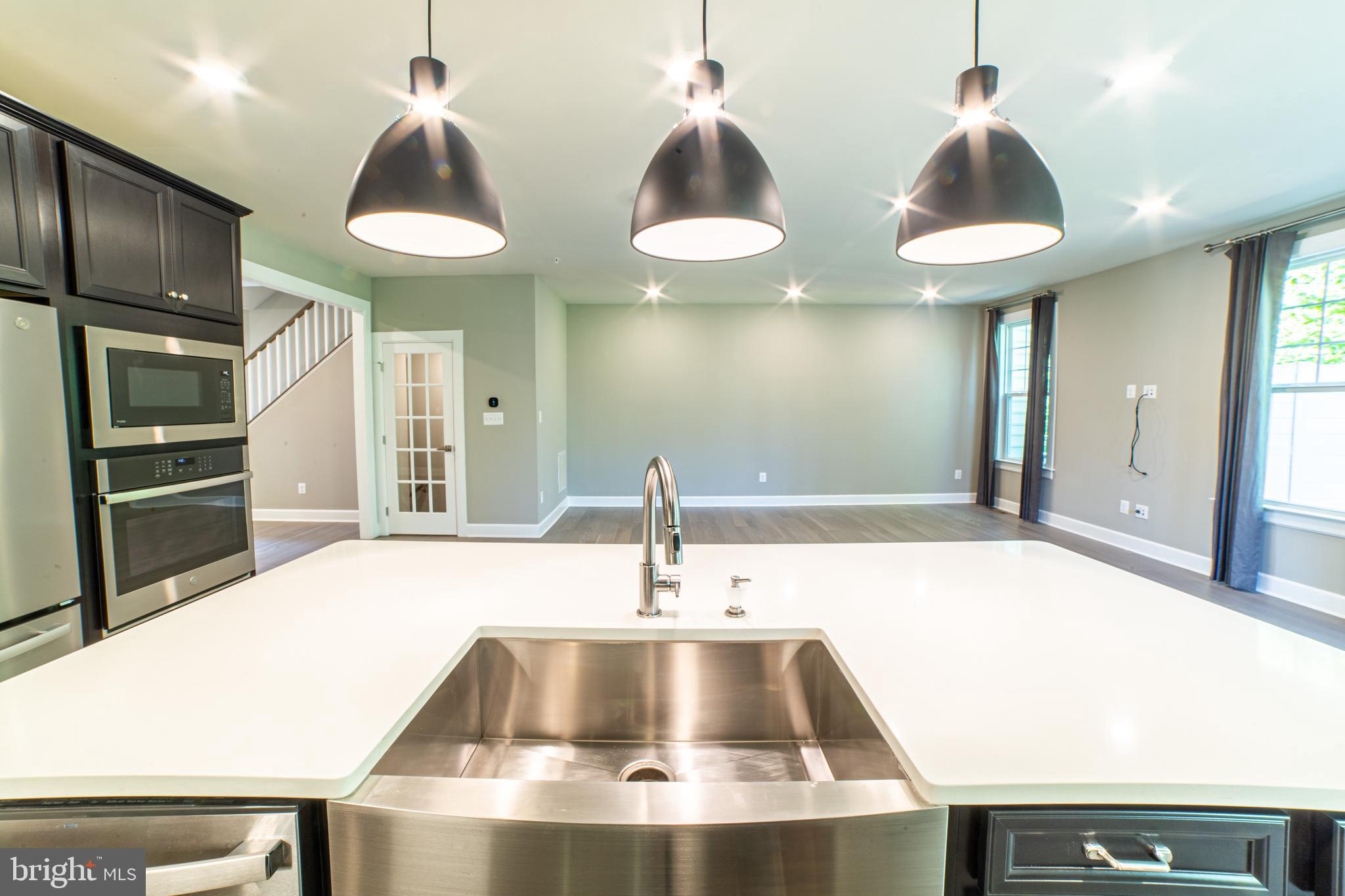 PONDS EDGE - Residential