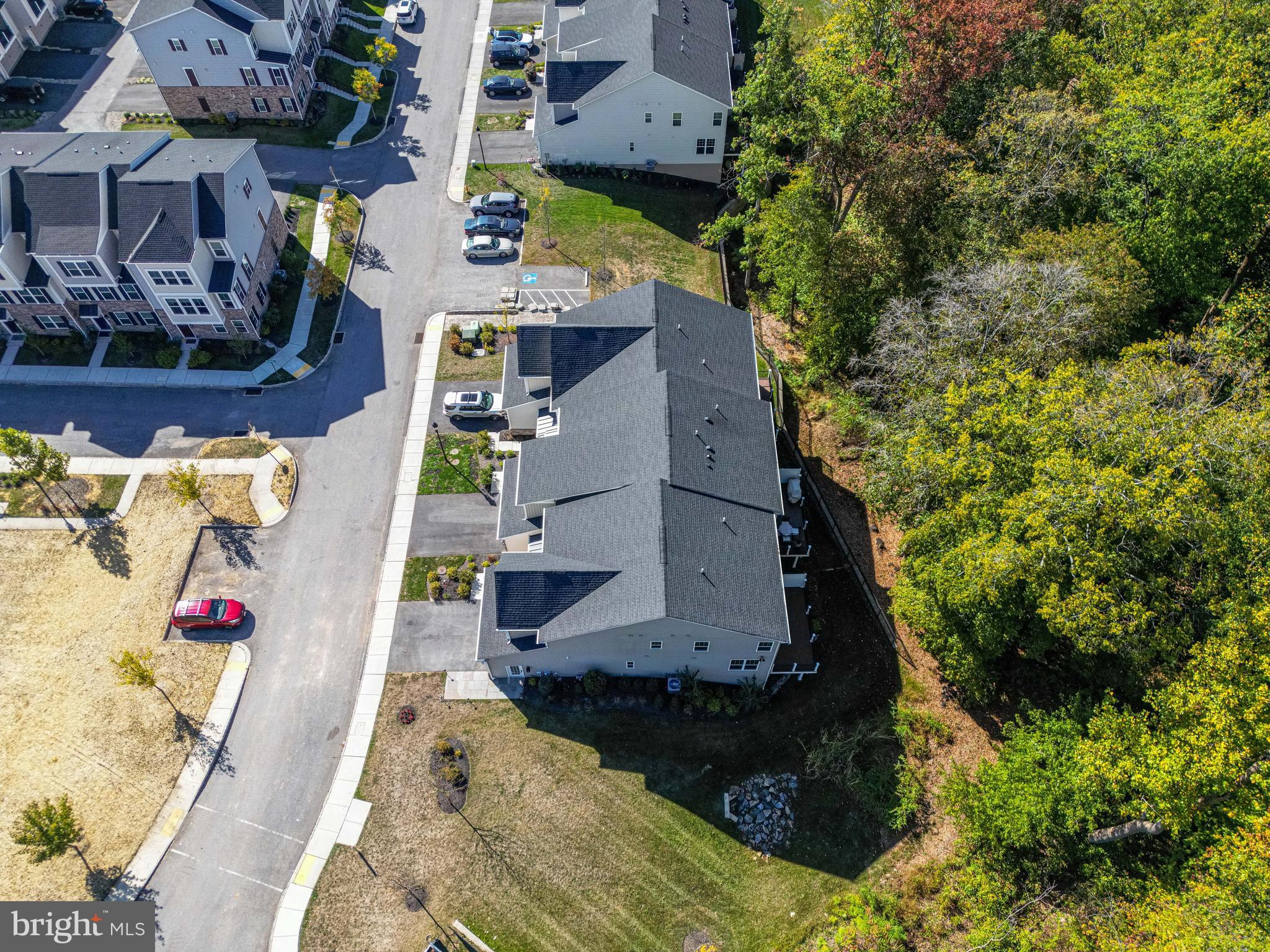 PONDS EDGE - Residential