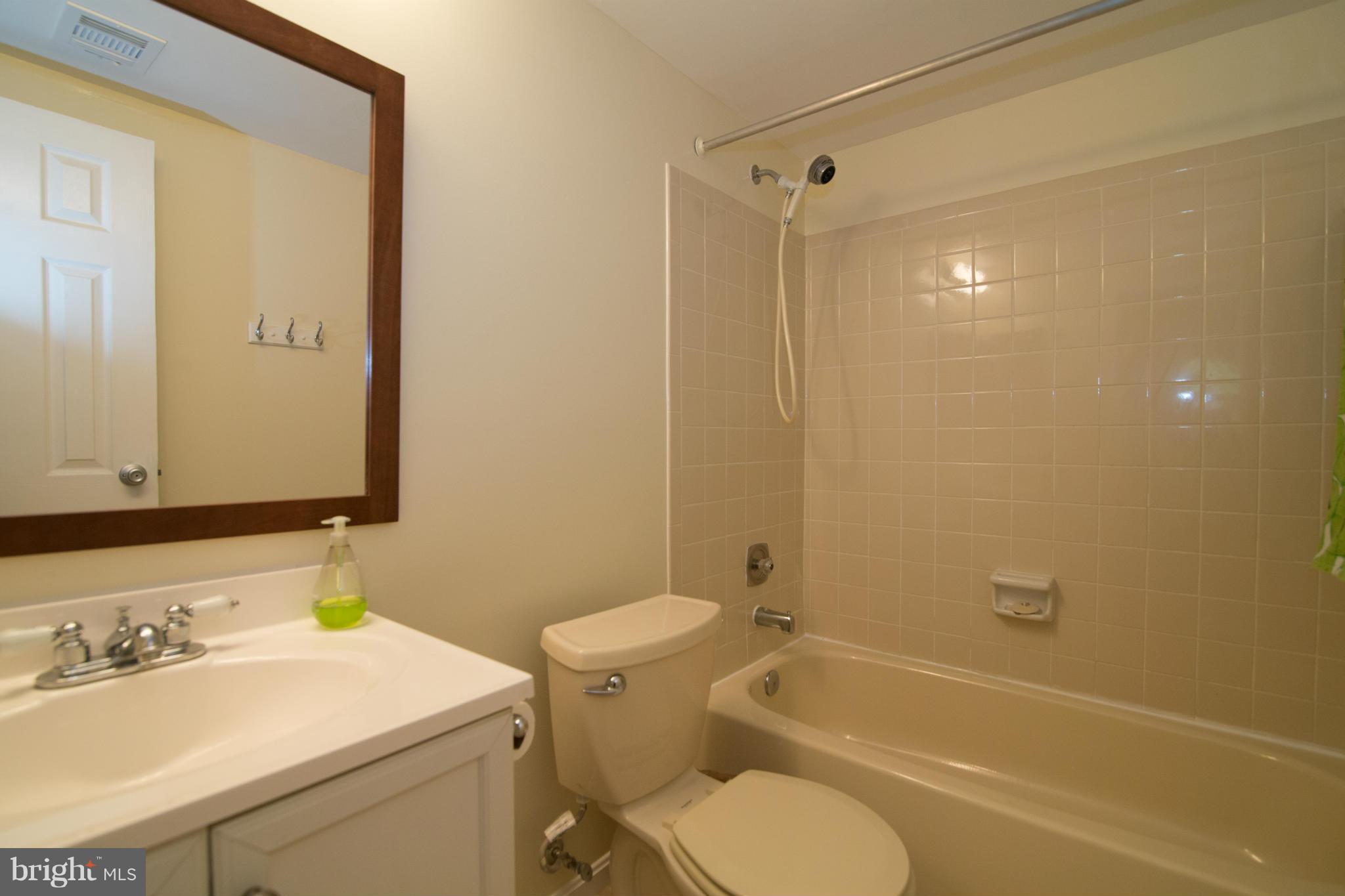 COUNTRY CLUB/LAKE MONTCLAIR - Residential