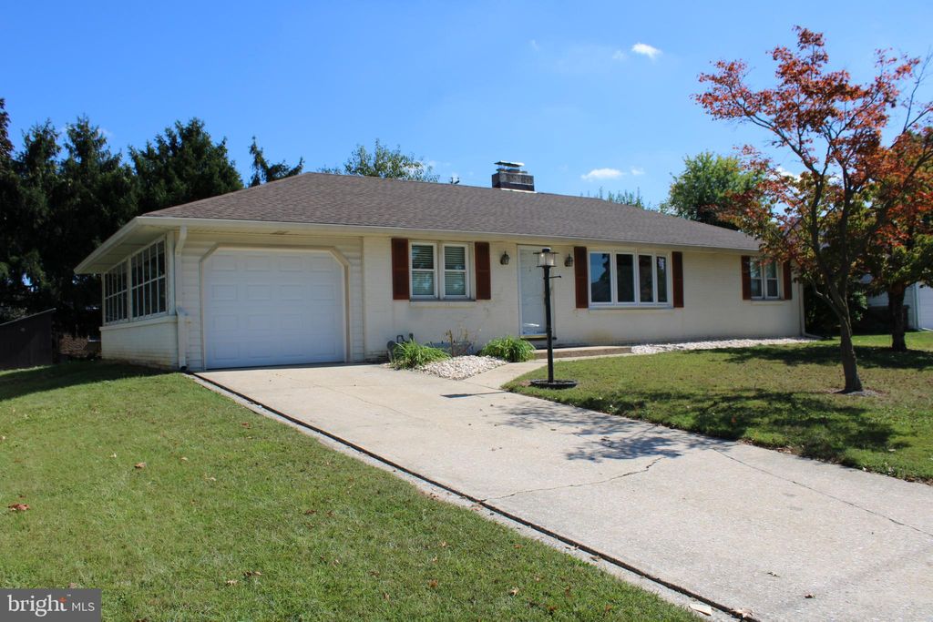 Photo of 711 Haines Road, YORK, PA 17402 (MLS # PAYK2089448)