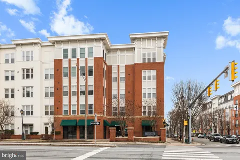 2655 Prosperity Avenue Unit 348, Fairfax, VA MLS: VAFX2223638