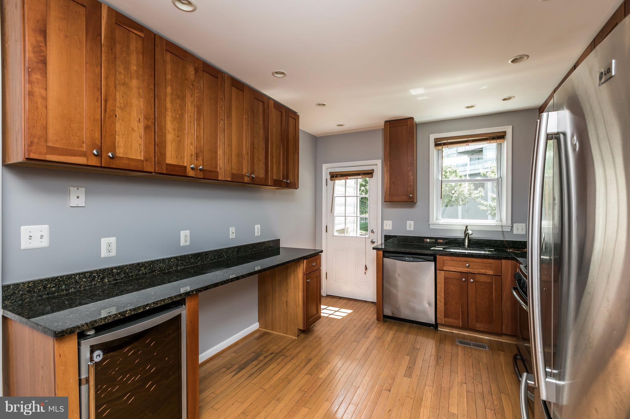 LOCUST POINT - Residential