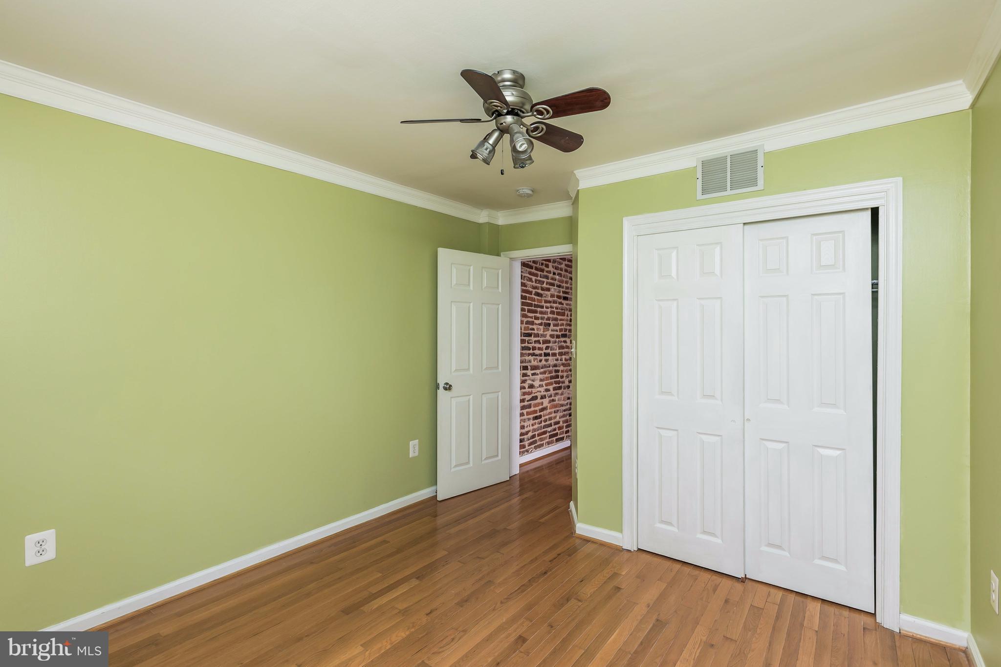 LOCUST POINT - Residential