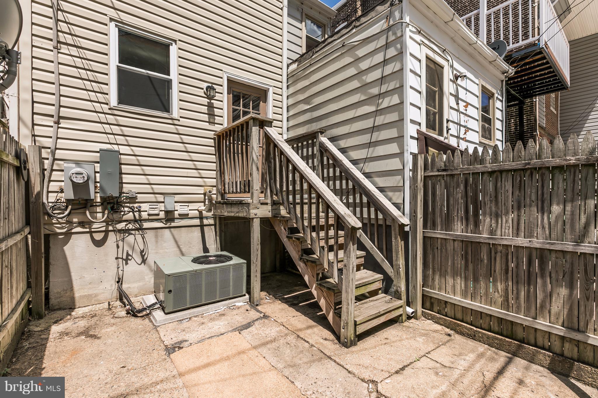 LOCUST POINT - Residential