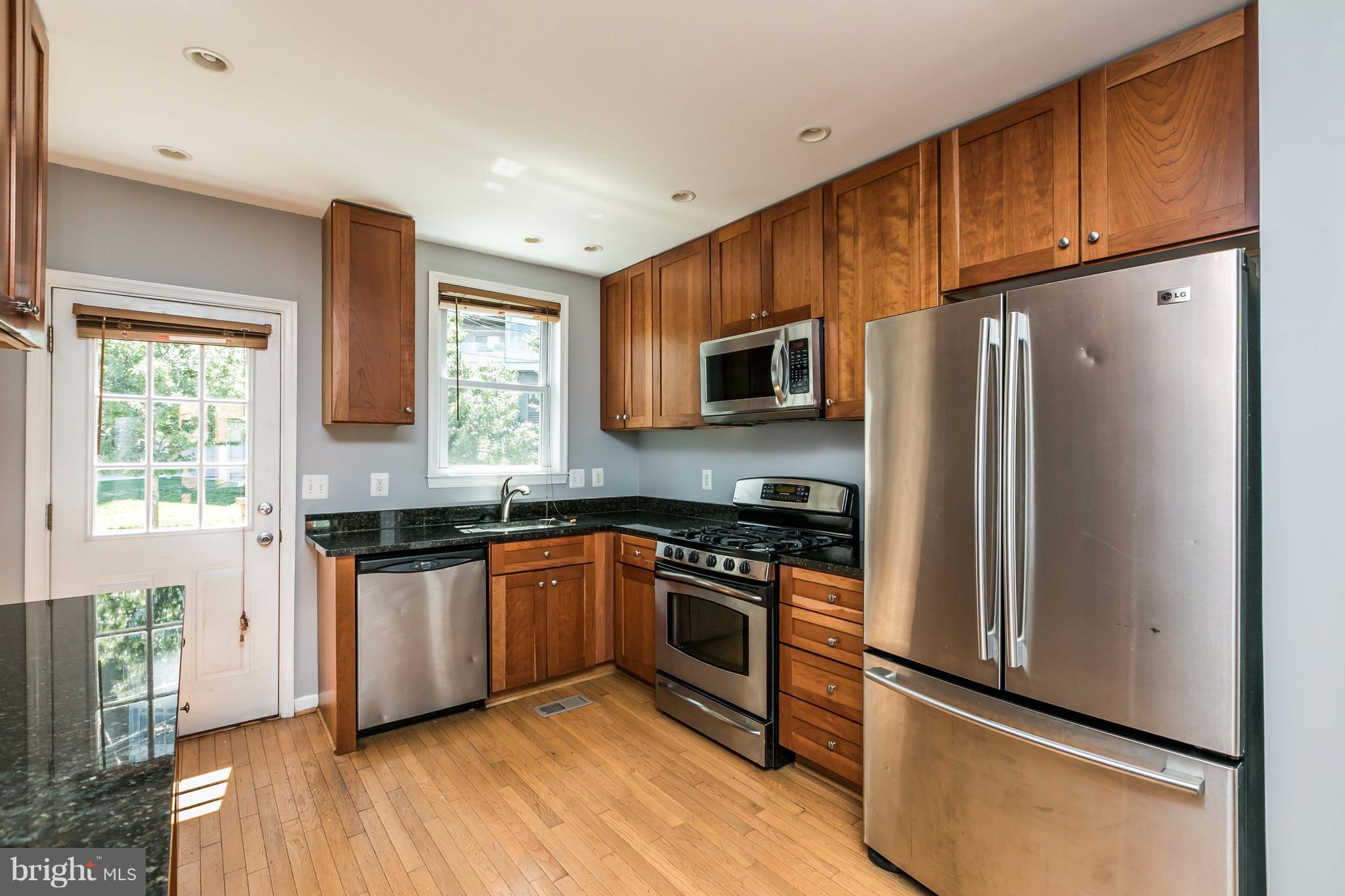 LOCUST POINT - Residential