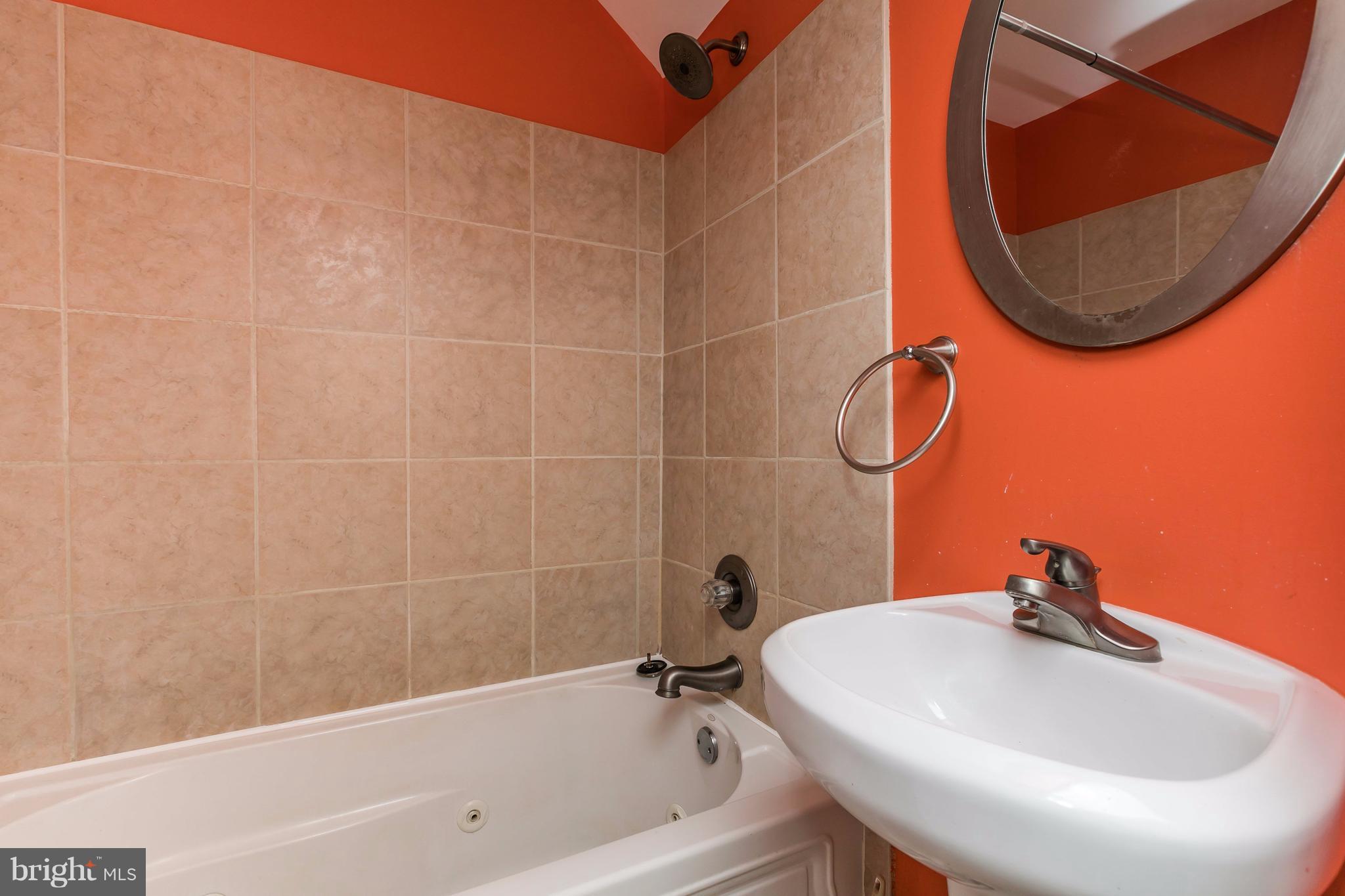 LOCUST POINT - Residential