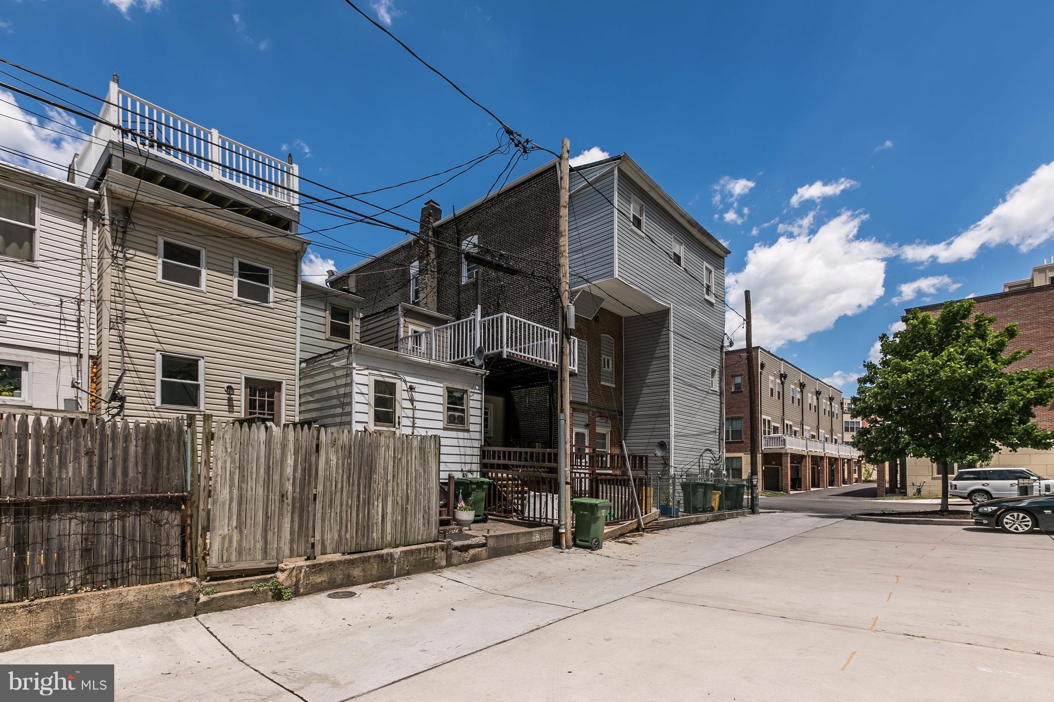 LOCUST POINT - Residential