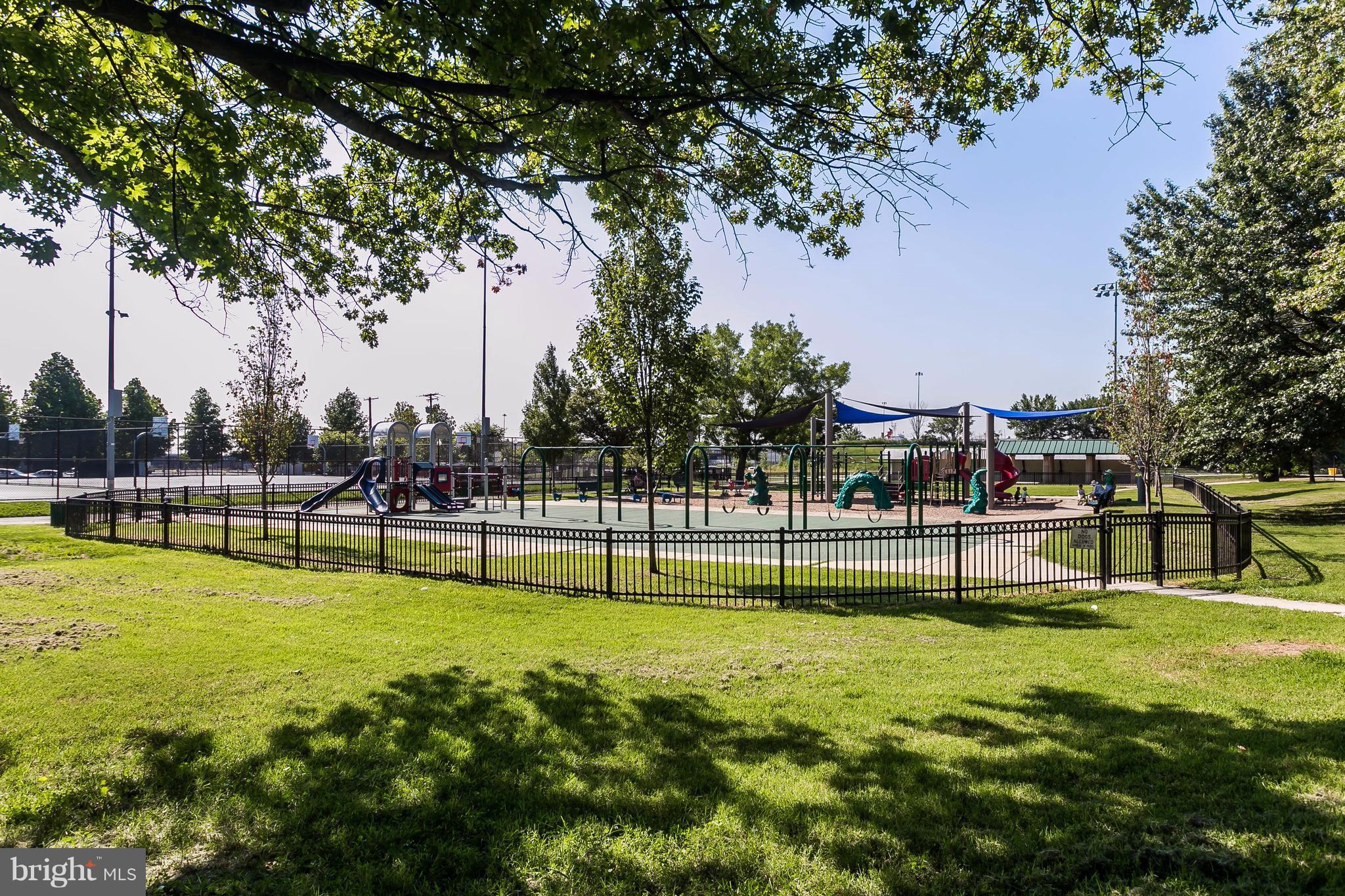 LOCUST POINT - Residential