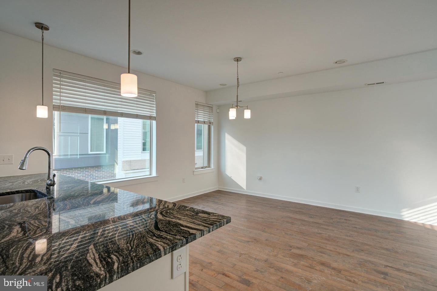 2104 KENSINGTON WALK UNIT 1