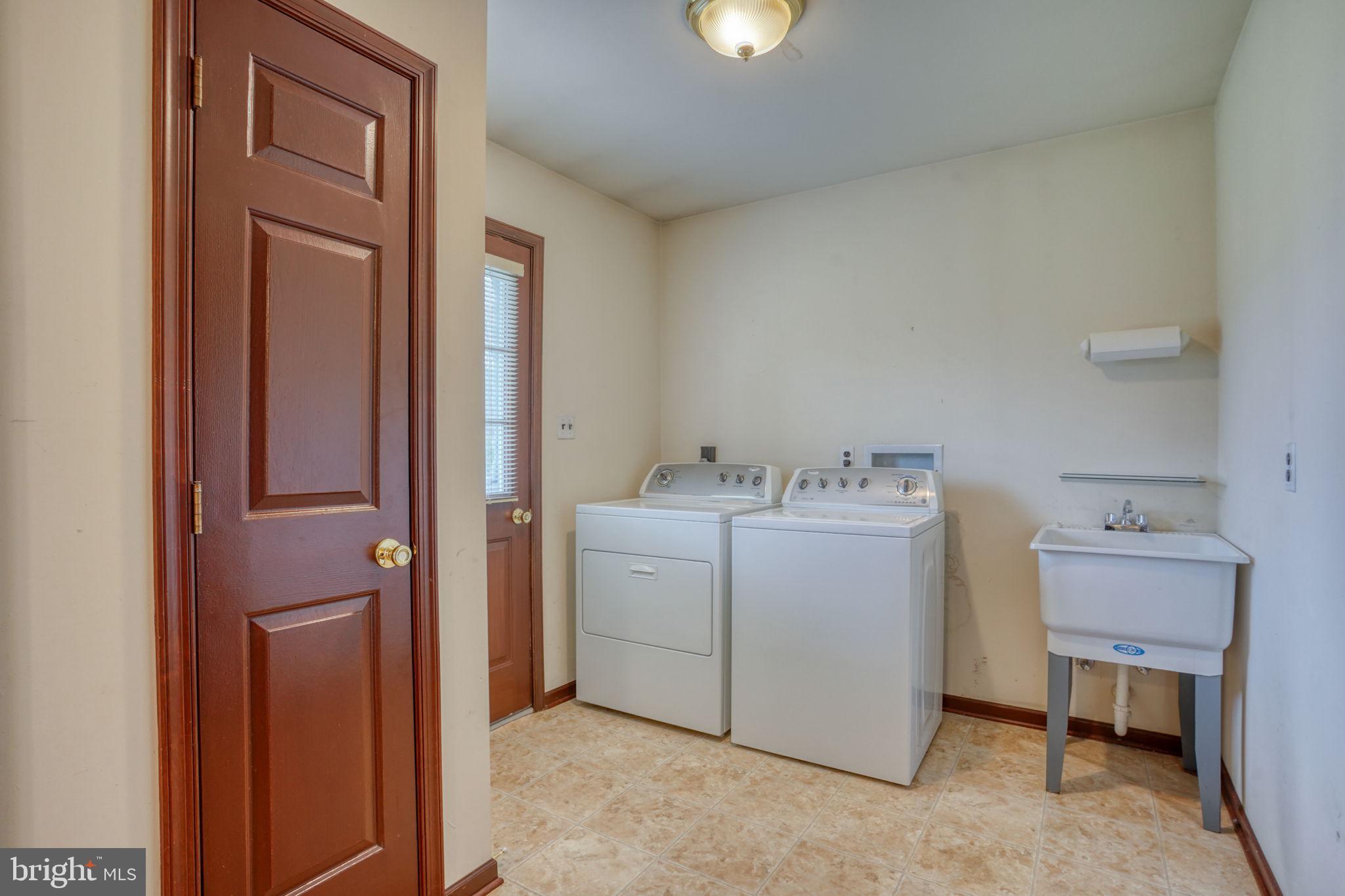 CARAVEL FARMS - Residential