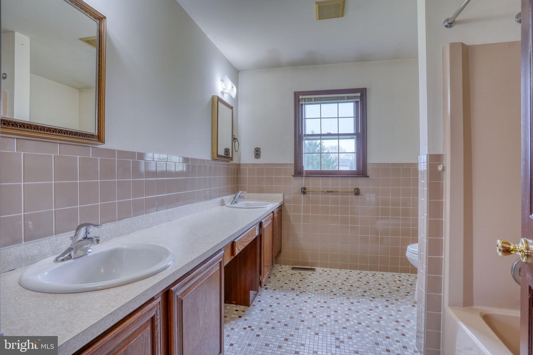 CARAVEL FARMS - Residential