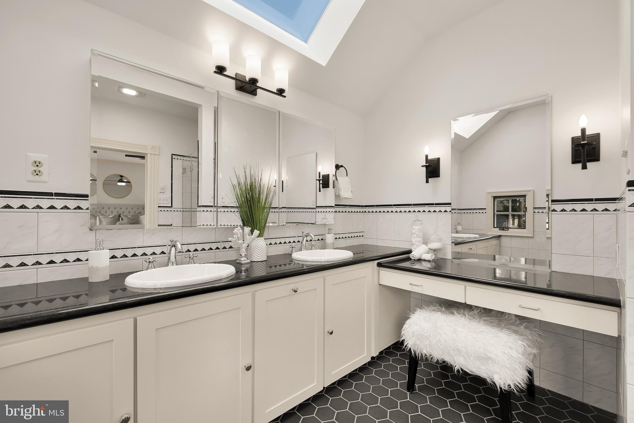 CLEVELAND PARK - Residential